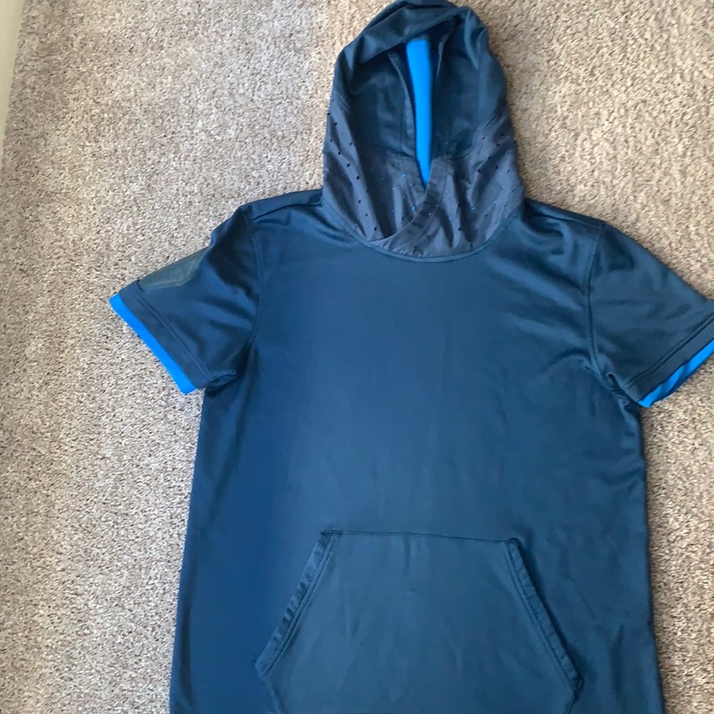 Adidas workout pullover shirt sleeve size XL